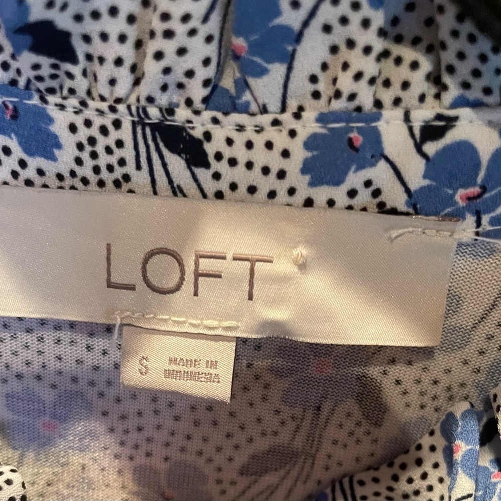 “LOFT Blue Floral Tie Neck Blouse Romantic Boho Cottagecore” Sz. Small - Picture 10 of 12
